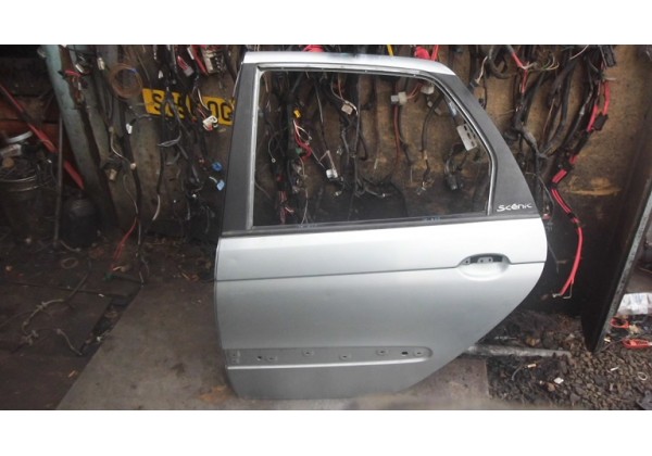 дверка ліва задня Renault Scenic, 99-03